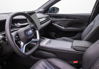 Подержанный автомобиль Geely Preface 2024 года (10 фото)