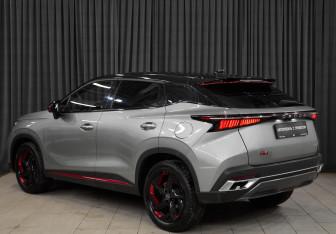 Подержанный автомобиль Omoda C5 2022 года (7 фото)