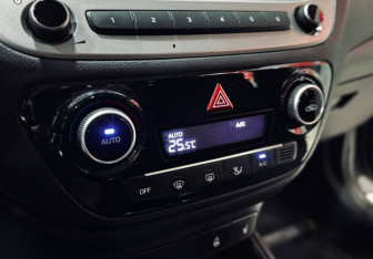 Подержанный автомобиль Hyundai Solaris Sedan 2017 года (21 фото)