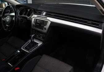 Подержанный автомобиль Volkswagen Passat Sedan 2016 года (7 фото)