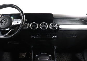 Подержанный автомобиль Mercedes-Benz GLB 2021 года (14 фото)