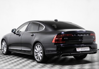 Подержанный автомобиль Volvo S90 2019 года (7 фото)
