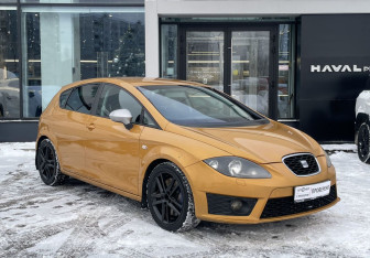 Подержанный автомобиль SEAT Leon Hatchback 2011 года (3 фото)