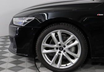 Подержанный автомобиль Audi A7 2021 года (9 фото)