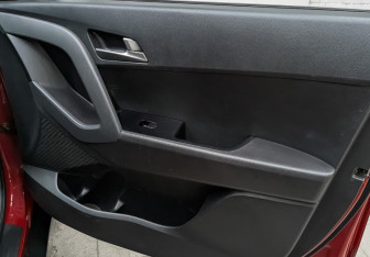 Подержанный автомобиль Hyundai Creta 2019 года (23 фото)