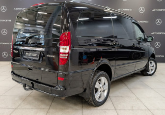 Подержанный автомобиль Mercedes-Benz Viano 2011 года (5 фото)