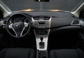 Подержанный автомобиль Nissan Tiida Hatchback 2015 года (9 фото)