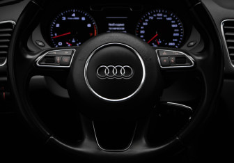 Подержанный автомобиль Audi Q3 2012 года (10 фото)