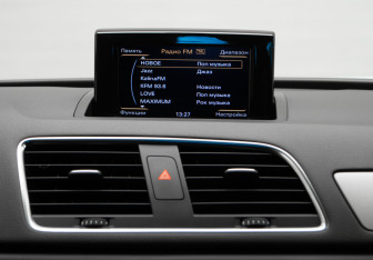 Подержанный автомобиль Audi Q3 2013 года (23 фото)