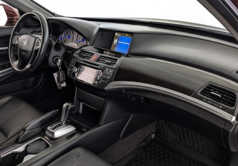 Подержанный автомобиль Honda Crosstour 2014 года (13 фото)