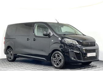 Подержанный автомобиль Peugeot Traveller 2018 года (3 фото)
