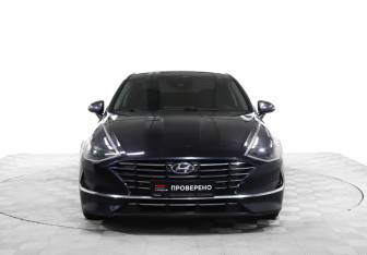 Подержанный автомобиль Hyundai Sonata 2021 года (2 фото)