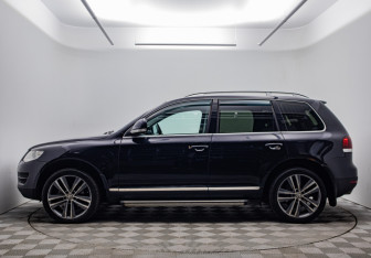 Подержанный автомобиль Volkswagen Touareg 2008 года (8 фото)
