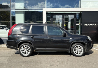 Подержанный автомобиль Nissan X-Trail 2011 года (3 фото)