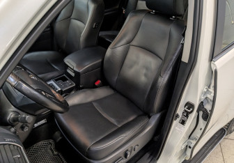 Подержанный автомобиль Toyota Land Cruiser Prado 2020 года (26 фото)