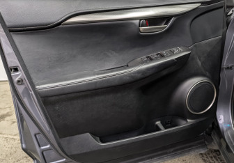 Подержанный автомобиль Lexus NX 2016 года (19 фото)