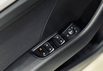 Подержанный автомобиль Audi A3 Hatchback 2014 года (22 фото)