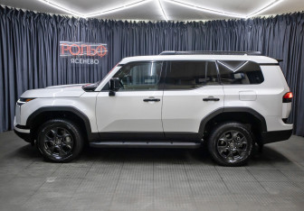 Подержанный автомобиль Lexus GX 2024 года (8 фото)