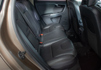 Подержанный автомобиль Volvo XC60 2012 года (10 фото)