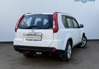 Подержанный автомобиль Nissan X-Trail 2012 года (5 фото)
