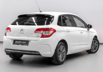 Подержанный автомобиль Citroen C4 Hatchback 2014 года (5 фото)