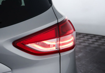 Подержанный автомобиль Ford Kuga 2013 года (8 фото)