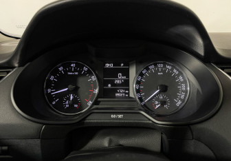 Подержанный автомобиль Skoda Octavia Liftback 2013 года (11 фото)