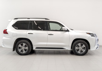 Подержанный автомобиль Lexus LX 2019 года (4 фото)