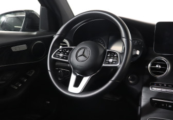 Подержанный автомобиль Mercedes-Benz GLC Coupe 2021 года (15 фото)