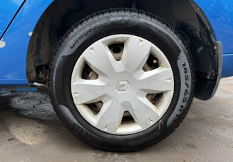 Подержанный автомобиль Renault Logan Sedan 2014 года (13 фото)
