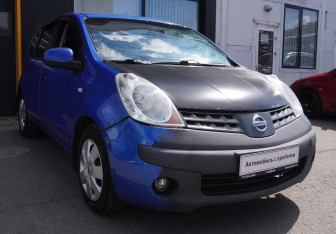 Подержанный автомобиль Nissan Note 2008 года (3 фото)