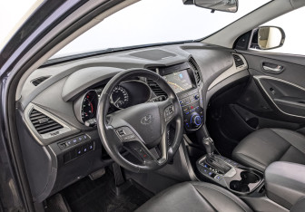 Подержанный автомобиль Hyundai Santa Fe 2017 года (15 фото)