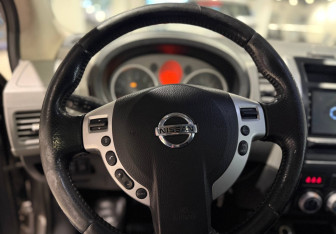 Подержанный автомобиль Nissan X-Trail 2008 года (6 фото)