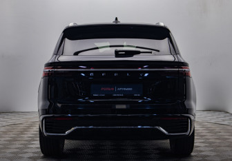Подержанный автомобиль Geely Monjaro 2023 года (4 фото)