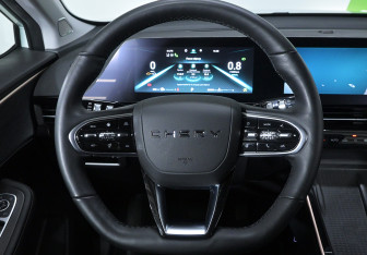 Подержанный автомобиль Omoda C5 2023 года (10 фото)