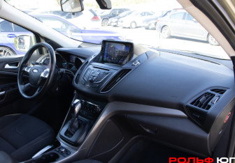Подержанный автомобиль Ford Kuga 2013 года (7 фото)