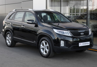 Подержанный автомобиль Kia Sorento 2014 года (3 фото)