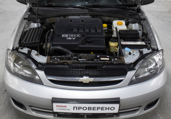 Подержанный автомобиль Chevrolet Lacetti Hatchback 2010 года (9 фото)