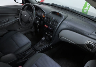 Подержанный автомобиль Nissan Almera Classic 2012 года (9 фото)