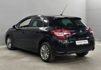 Подержанный автомобиль Citroen C4 Hatchback 2011 года (7 фото)