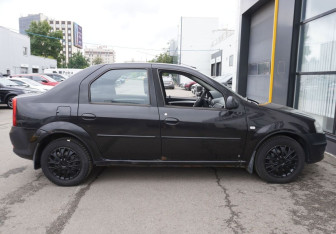Подержанный автомобиль Renault Logan Sedan 2010 года (4 фото)