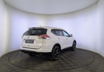 Подержанный автомобиль Nissan X-Trail 2017 года (5 фото)