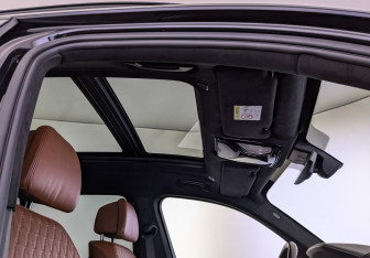 Подержанный автомобиль BMW X7 2021 года (23 фото)