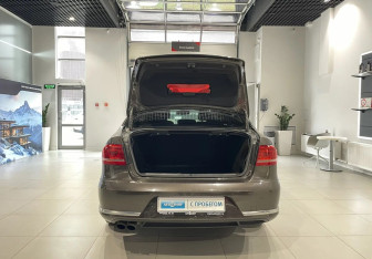 Подержанный автомобиль Volkswagen Passat Sedan 2012 года (7 фото)