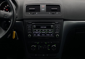 Подержанный автомобиль Skoda Yeti 2013 года (12 фото)