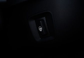 Подержанный автомобиль BMW X3 2010 года (19 фото)