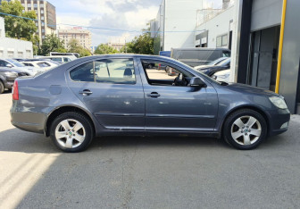 Подержанный автомобиль Skoda Octavia Liftback 2012 года (4 фото)