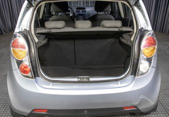 Подержанный автомобиль Chevrolet Spark 2011 года (10 фото)
