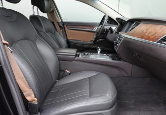 Подержанный автомобиль Genesis G80 2020 года (10 фото)
