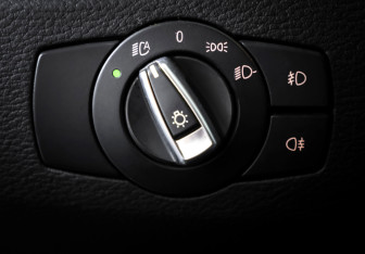 Подержанный автомобиль BMW X1 2013 года (20 фото)